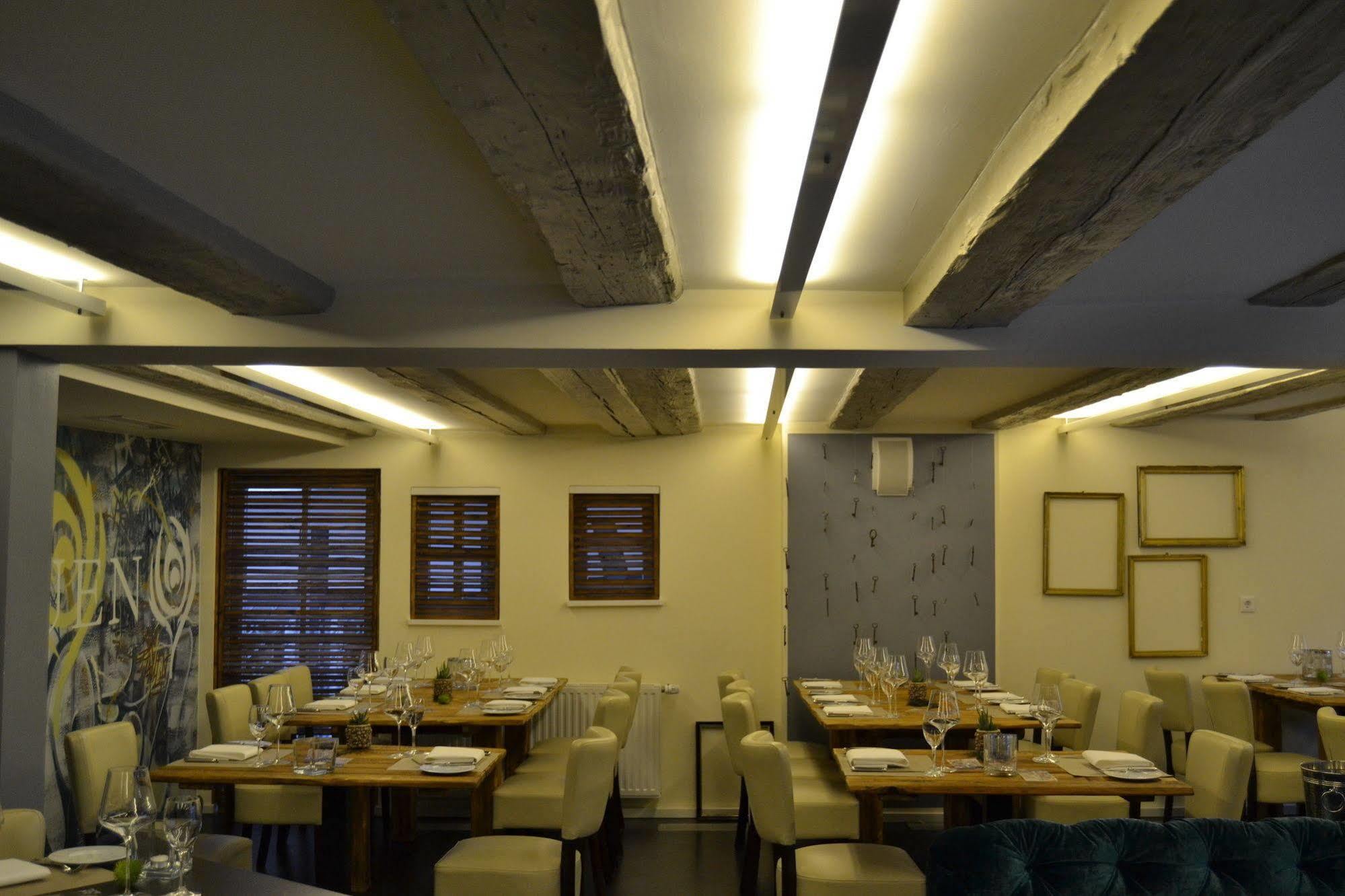 Boutique Hotel Pfauen Schorndorf  Ngoại thất bức ảnh