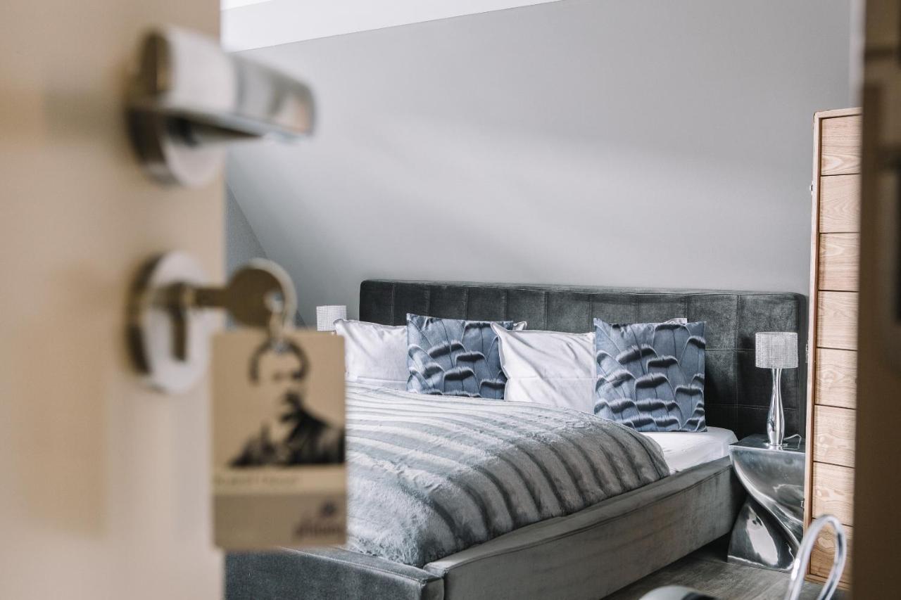 Boutique Hotel Pfauen Schorndorf  Ngoại thất bức ảnh